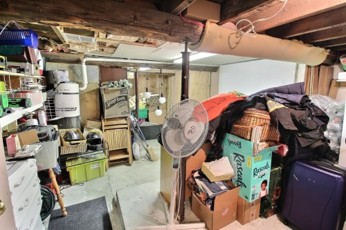 Rangement - 329 Ch. Des Castors, Rouyn-Noranda, QC - Indoor Photo Showing Basement
