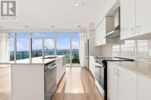 713 - 50 Grand Avenue S, Cambridge, ON - Indoor Photo Showing Kitchen With Upgraded Kitchen