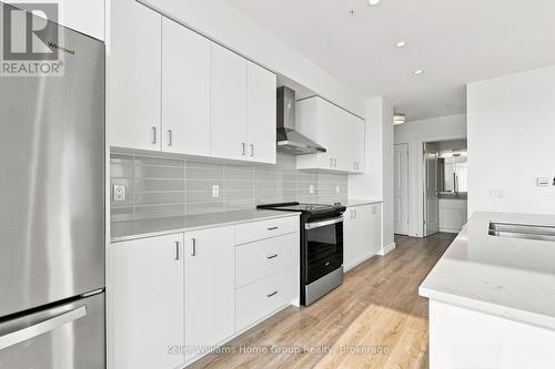 713 - 50 Grand Avenue S, Cambridge, ON - Indoor Photo Showing Kitchen With Upgraded Kitchen