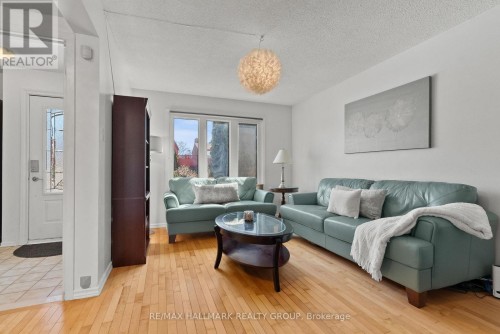 48 Sample Road, Ottawa, ON - Indoor Photo Showing Living Room
