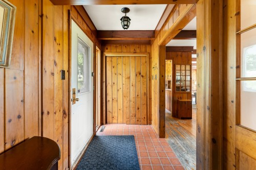 Hall d'entrée/Vestibule - 14 Ch. Glassford, Austin, QC - Indoor Photo Showing Other Room