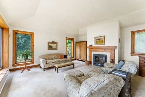 Salle familiale - 14 Ch. Glassford, Austin, QC - Indoor Photo Showing Living Room With Fireplace