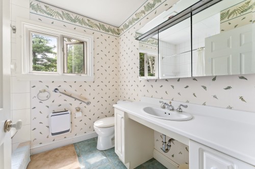 Salle de bains - 14 Ch. Glassford, Austin, QC - Indoor Photo Showing Bathroom