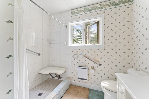 Salle de bains - 14 Ch. Glassford, Austin, QC - Indoor Photo Showing Bathroom