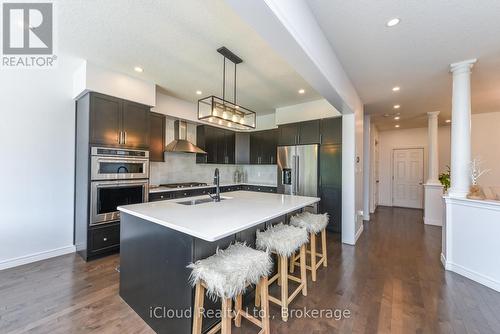 132 Drone Crescent, Guelph, ON - Indoor Photo Showing Kitchen With Upgraded Kitchen