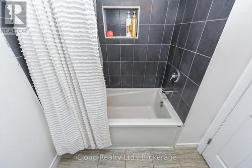 132 Drone Crescent, Guelph, ON - Indoor Photo Showing Bathroom