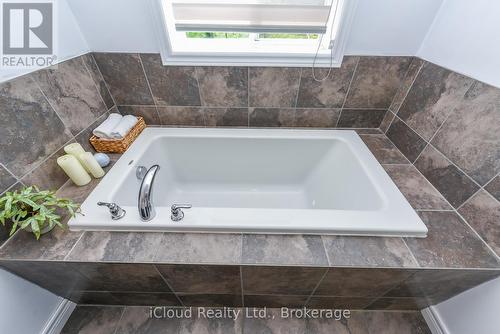 132 Drone Crescent, Guelph, ON - Indoor Photo Showing Bathroom
