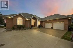 4352 LAMBTON LANE  Plympton-Wyoming, ON N0N 1J6