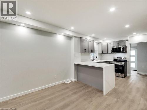 67 Cope Street, Hamilton, ON - Indoor Photo Showing Kitchen