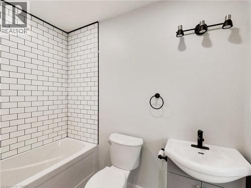 67 Cope Street, Hamilton, ON - Indoor Photo Showing Bathroom