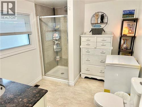 Main floor 3 piece bathroom - 88 Brook Street, Simcoe, ON - Indoor Photo Showing Bathroom