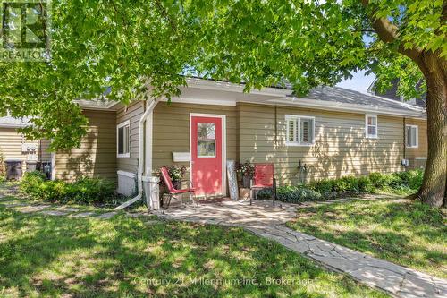 91 BEECH STREET  Collingwood, ON L9Y 2T2