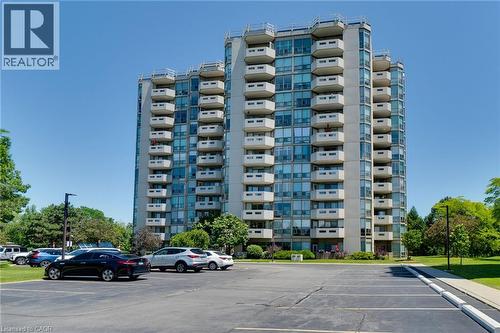 5080 PINEDALE Avenue Unit# 203  Burlington, ON L7L 5V7