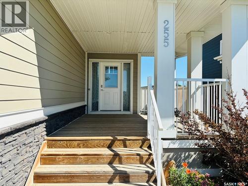 255 Eaton Crescent, Saskatoon, SK - Outdoor With Deck Patio Veranda With Exterior