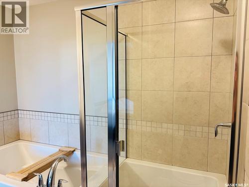 255 Eaton Crescent, Saskatoon, SK - Indoor Photo Showing Bathroom