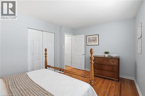 504 Kenmarr Crescent, Burlington, ON - Indoor Photo Showing Bedroom