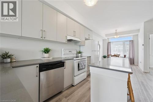 155 Equestrian Way Unit# 88, Cambridge, ON - Indoor Photo Showing Kitchen