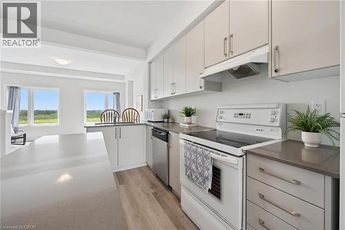 155 Equestrian Way Unit# 88, Cambridge, ON - Indoor Photo Showing Kitchen