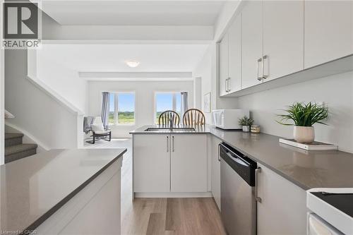 155 Equestrian Way Unit# 88, Cambridge, ON - Indoor Photo Showing Kitchen