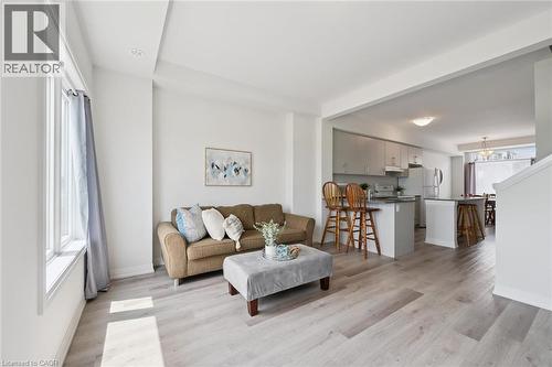 155 Equestrian Way Unit# 88, Cambridge, ON - Indoor Photo Showing Living Room