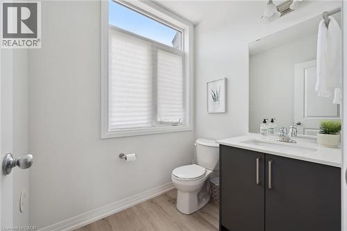 155 Equestrian Way Unit# 88, Cambridge, ON - Indoor Photo Showing Bathroom
