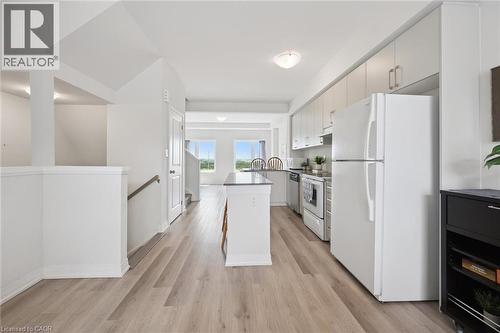 155 Equestrian Way Unit# 88, Cambridge, ON - Indoor Photo Showing Kitchen