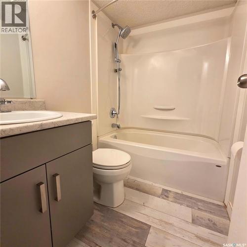 1724 425 115Th Street E, Saskatoon, SK - Indoor Photo Showing Bathroom