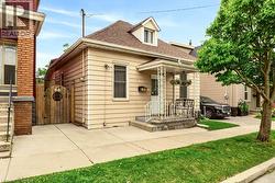 66 BEECHWOOD Avenue  Hamilton, ON L8L 2S4