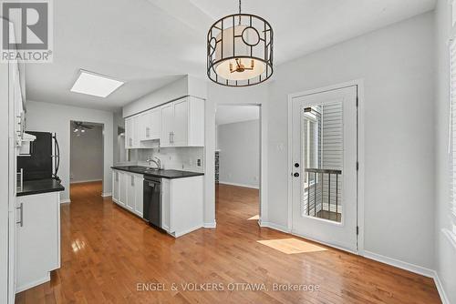 101 Margrave Avenue, Ottawa, ON - Indoor Photo Showing Kitchen