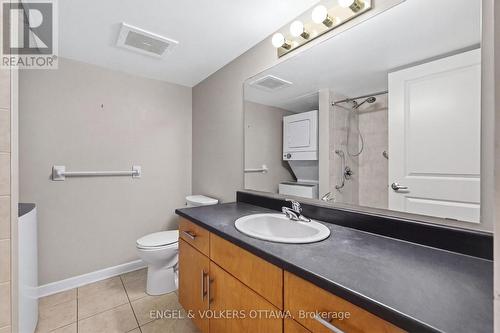This image has been virtually staged. - 604 - 138 Somerset Street W, Ottawa, ON - Indoor Photo Showing Bathroom
