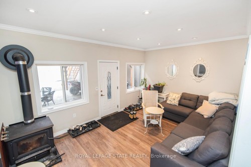 443 Eleventh Road E, Hamilton, ON - Indoor Photo Showing Living Room With Fireplace