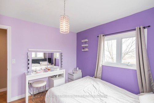 443 Eleventh Road E, Hamilton, ON - Indoor Photo Showing Bedroom