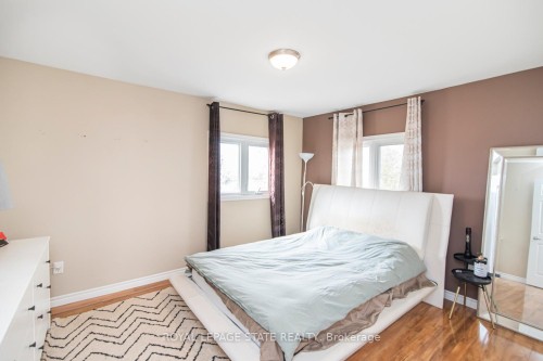 443 Eleventh Road E, Hamilton, ON - Indoor Photo Showing Bedroom