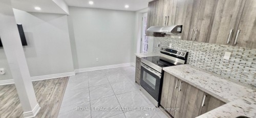 16A Hutton Crescent, Caledon, ON - Indoor Photo Showing Kitchen