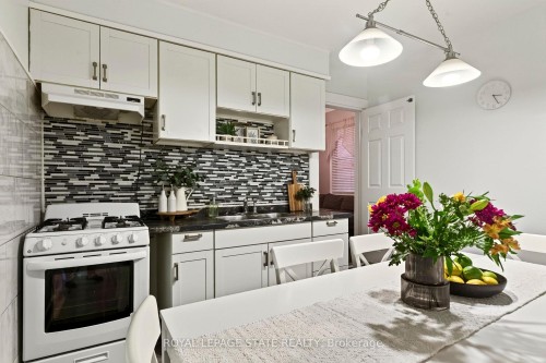66 Beechwood Avenue, Hamilton, ON - Indoor Photo Showing Kitchen With Double Sink With Upgraded Kitchen