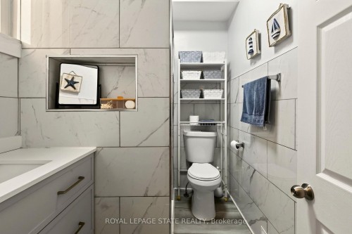 66 Beechwood Avenue, Hamilton, ON - Indoor Photo Showing Bathroom
