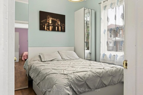 66 Beechwood Avenue, Hamilton, ON - Indoor Photo Showing Bedroom