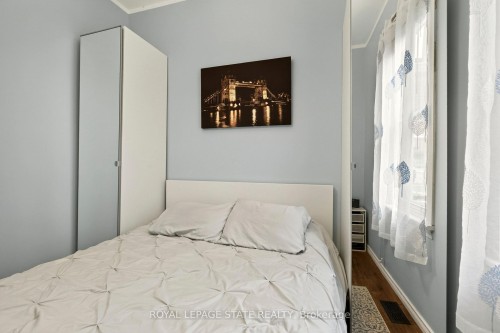 66 Beechwood Avenue, Hamilton, ON - Indoor Photo Showing Bedroom