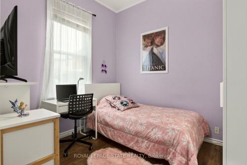 66 Beechwood Avenue, Hamilton, ON - Indoor Photo Showing Bedroom