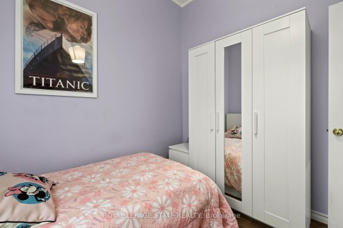 66 Beechwood Avenue, Hamilton, ON - Indoor Photo Showing Bedroom