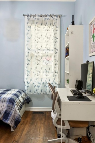66 Beechwood Avenue, Hamilton, ON - Indoor Photo Showing Bedroom