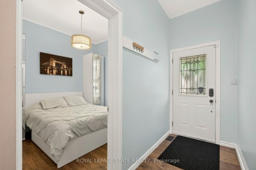 66 Beechwood Avenue, Hamilton, ON - Indoor Photo Showing Bedroom