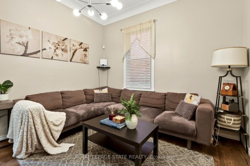 66 Beechwood Avenue, Hamilton, ON - Indoor Photo Showing Living Room
