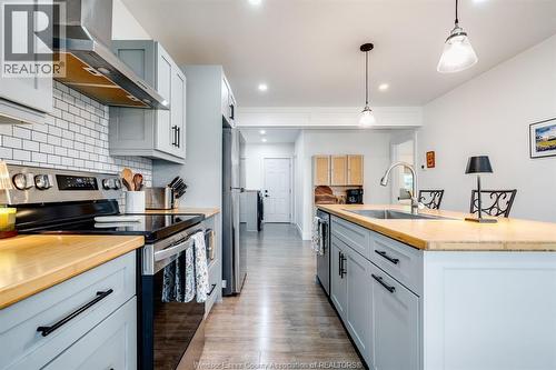 13 Beach Boulevard, Leamington, ON - Indoor Photo Showing Kitchen With Upgraded Kitchen