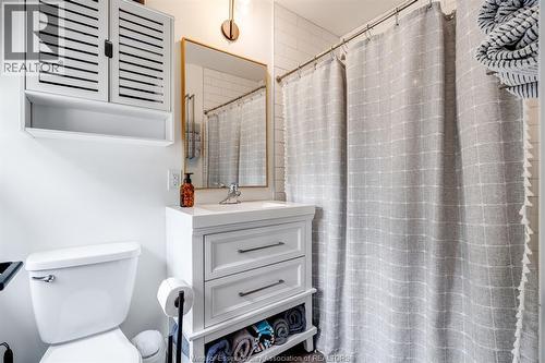 13 Beach Boulevard, Leamington, ON - Indoor Photo Showing Bathroom