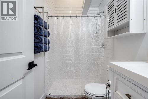 13 Beach Boulevard, Leamington, ON - Indoor Photo Showing Bathroom