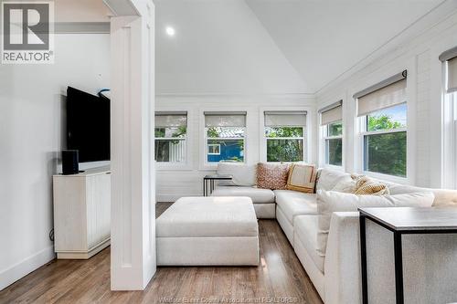 13 Beach Boulevard, Leamington, ON - Indoor Photo Showing Living Room