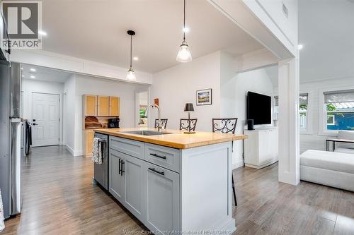 13 Beach Boulevard, Leamington, ON - Indoor Photo Showing Kitchen