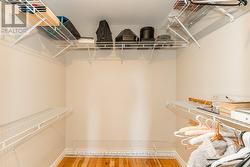 Walk in Closet - 