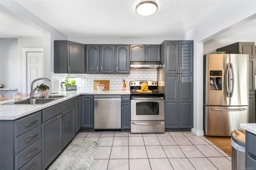 3338 Glacier St, Duncan, BC 
